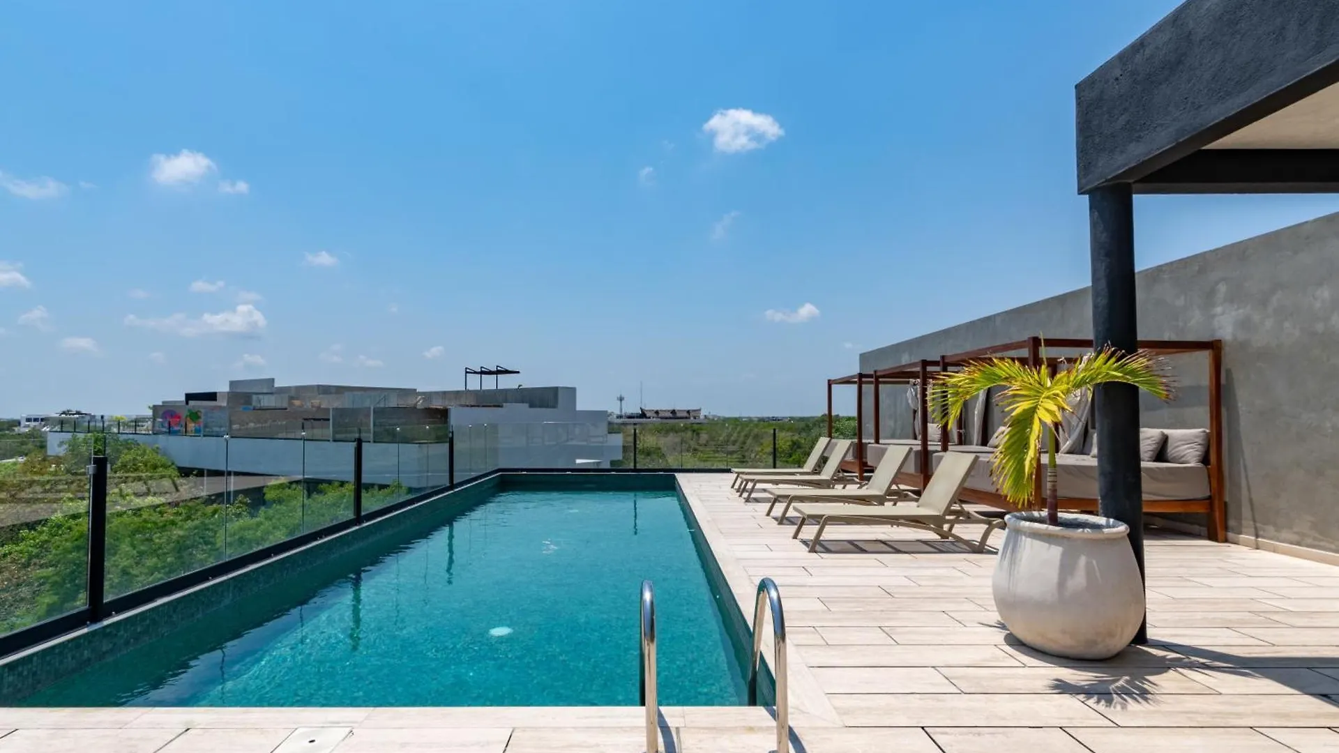 Contemporary Condo Central & Well-Located Tulum Apartment