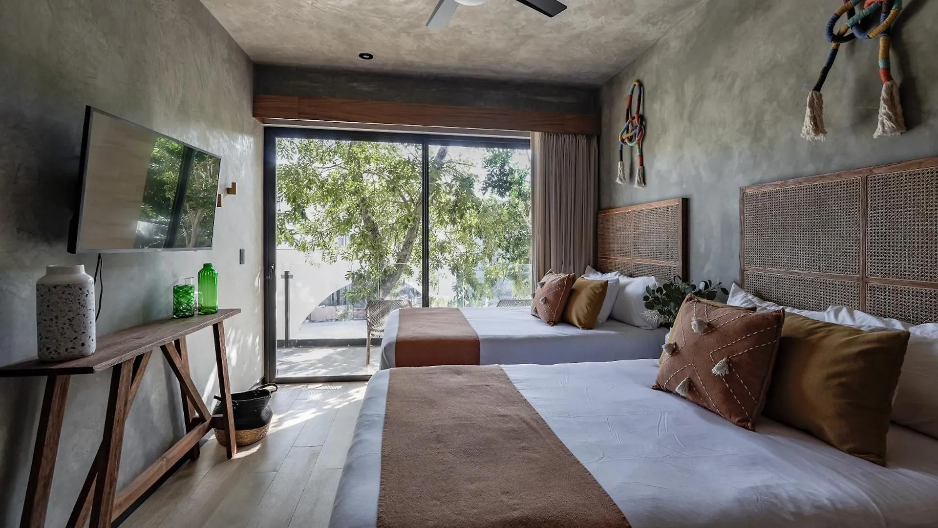 Contemporary Condo Central & Well-Located Tulum